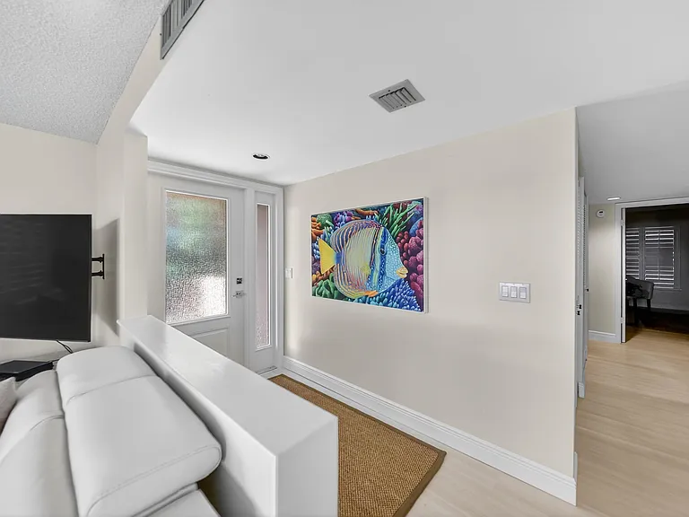 218 NE Edgewater Dr — Photo 21
