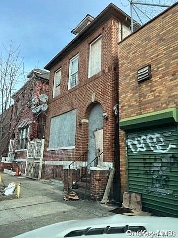 1st image of 526 Barretto Street