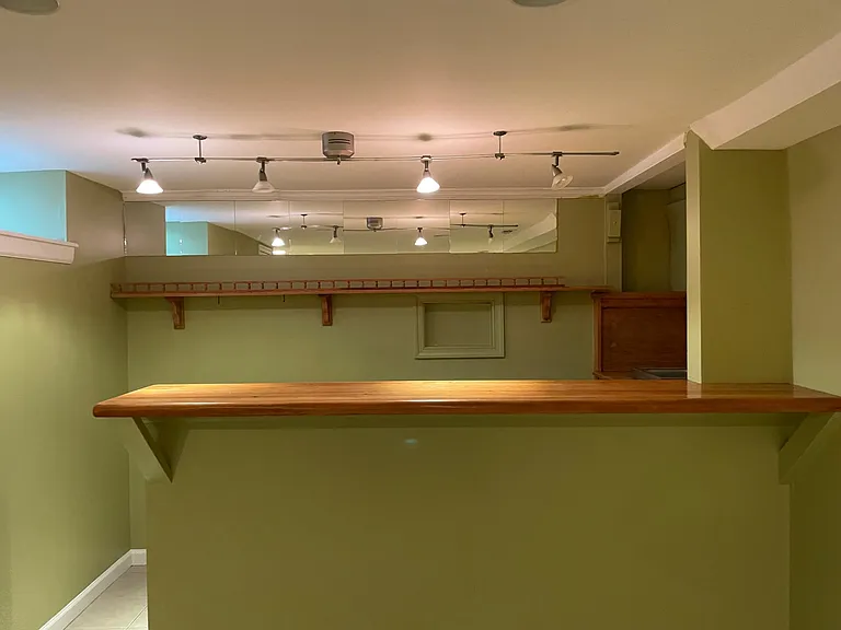 4 E 36th St #1 — Photo 15