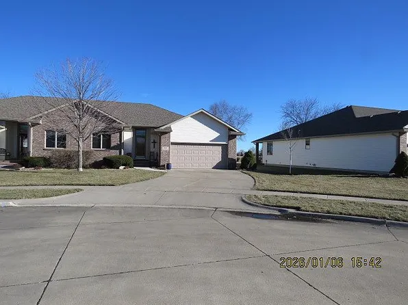 810 Heatherwood St, Fremont, NE 68025