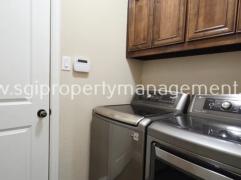 12381 Summertree Dr — Photo 23