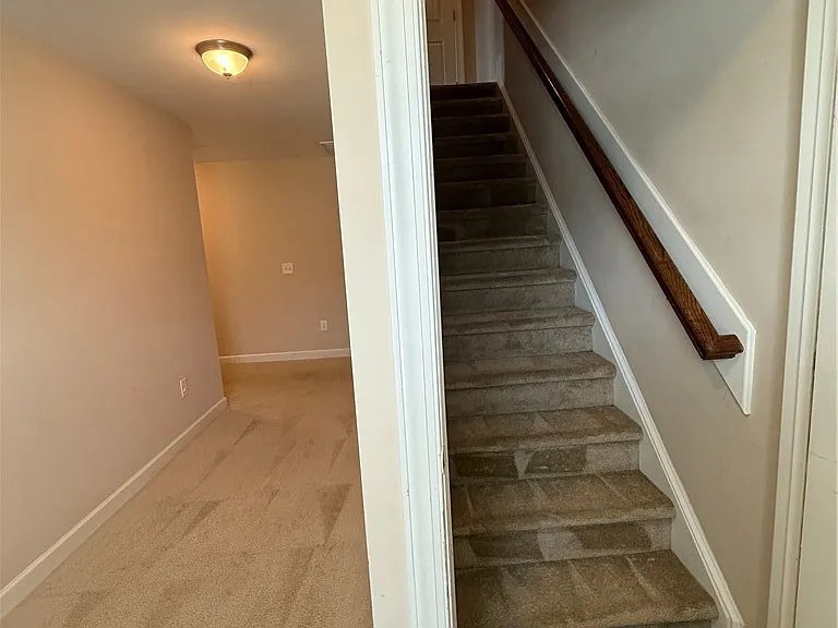 726 Century Dr — Photo 33