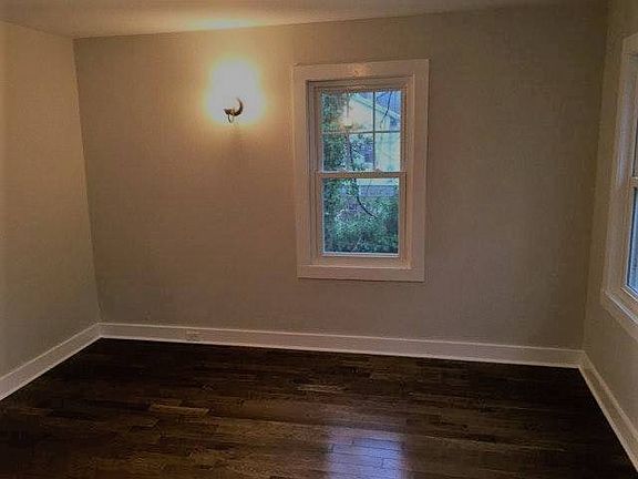 4th image of 1 Hillside Ave #1
