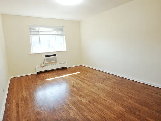 Rented by MAC Realty NY | media 8