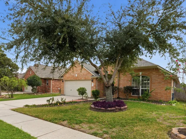 1318 Diamante Dr, Pasadena, TX 77504