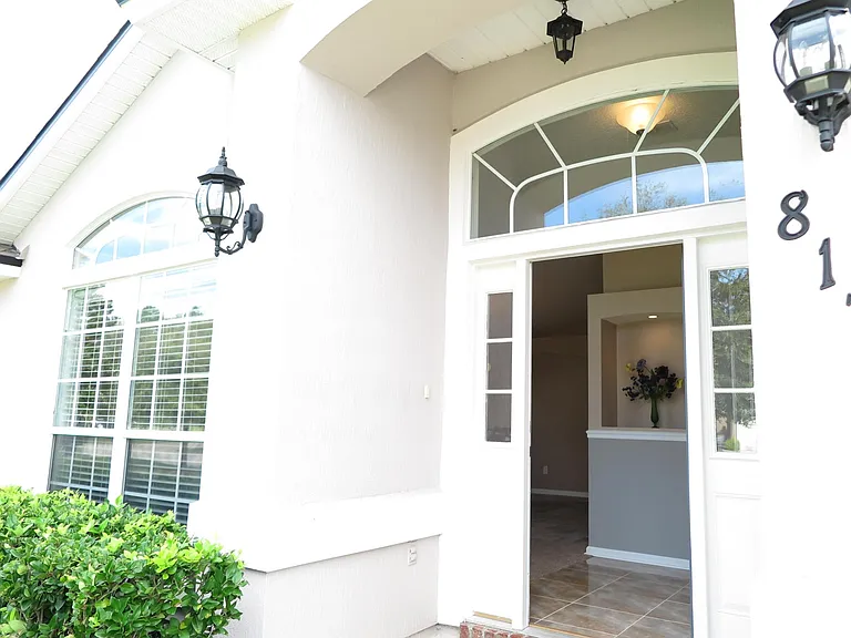 817 Crystal Spring Way — Photo 4
