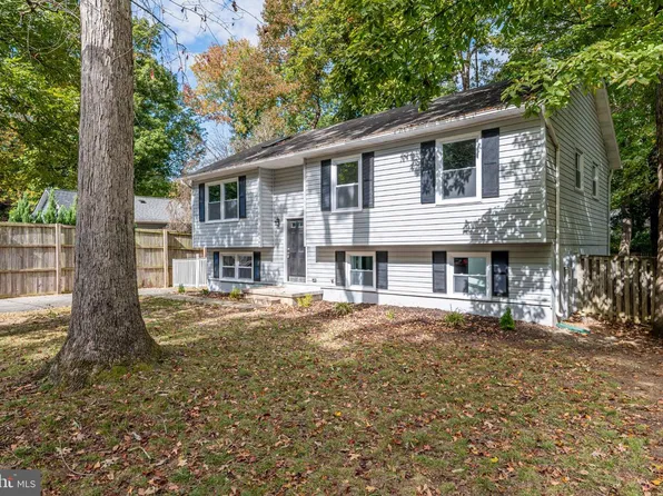 654 Grenada Ln, Lusby, MD 20657
