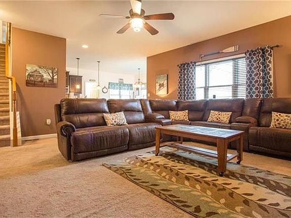 4th image of 16 Mill Brook Ct