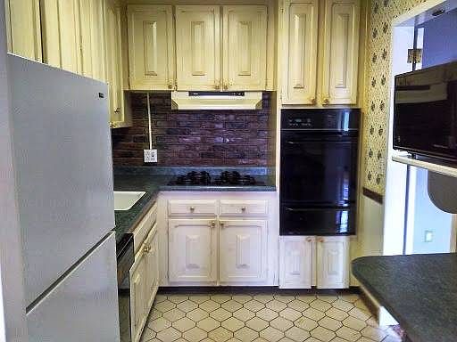 1st image of 30 Lake St APT 7