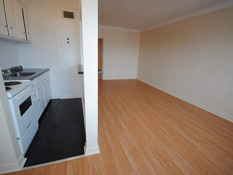 145 Stewart St — Photo 17
