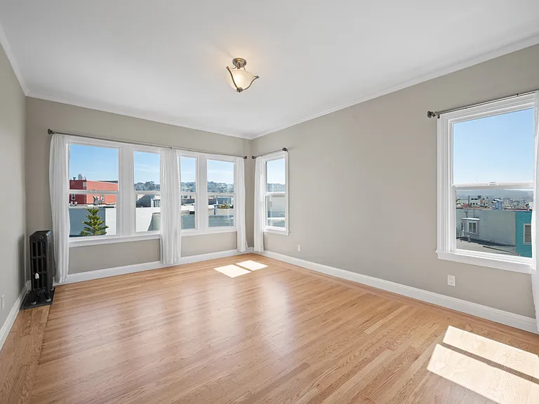 1745 Beach St #16 — Photo 1