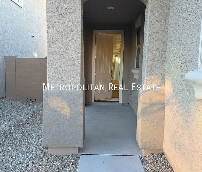 10825 W Taylor St — Photo 2