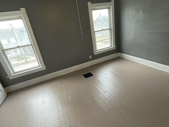 5th image of 130 W Central Ave