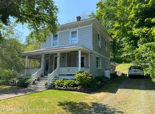 25 Oak St, Nicholson, PA 18446