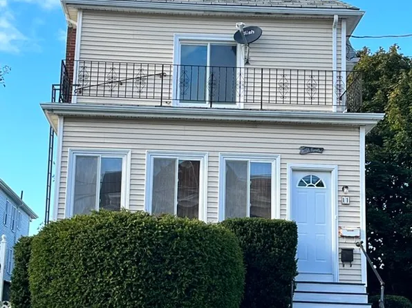 11 Dudley St, New Bedford, MA 02744