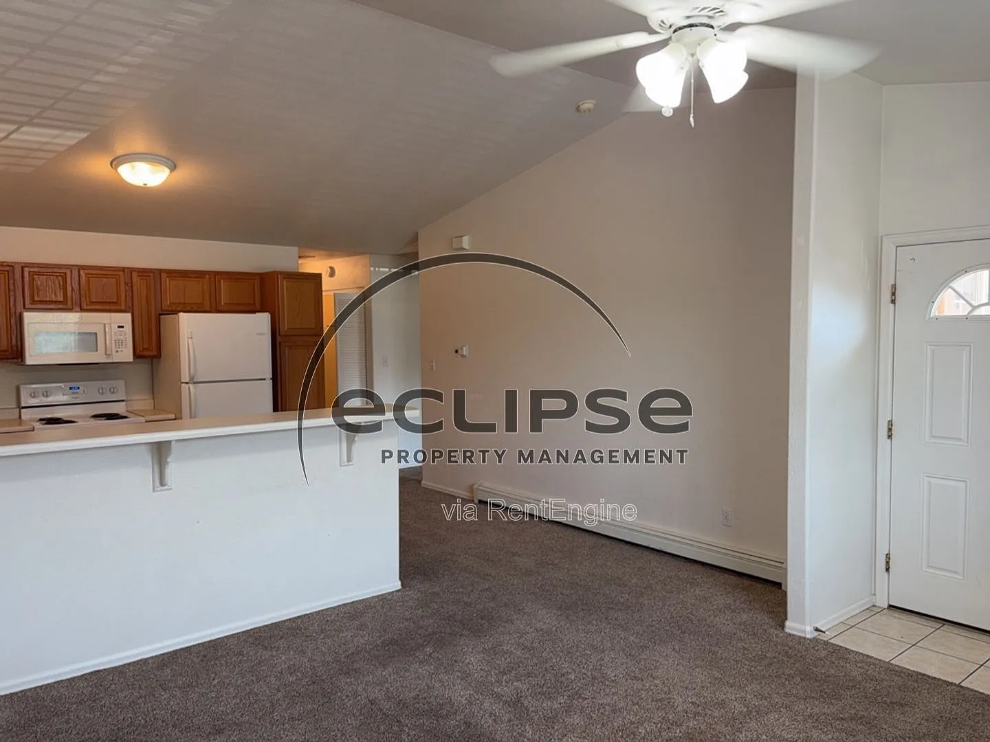 3 bed, 2.0 bath, 1090 sqft, $1,350 — Photo 2