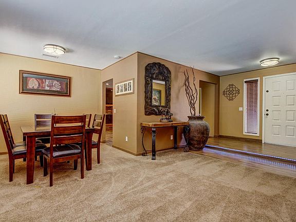 2nd image of 839 E Le Marche Ave
