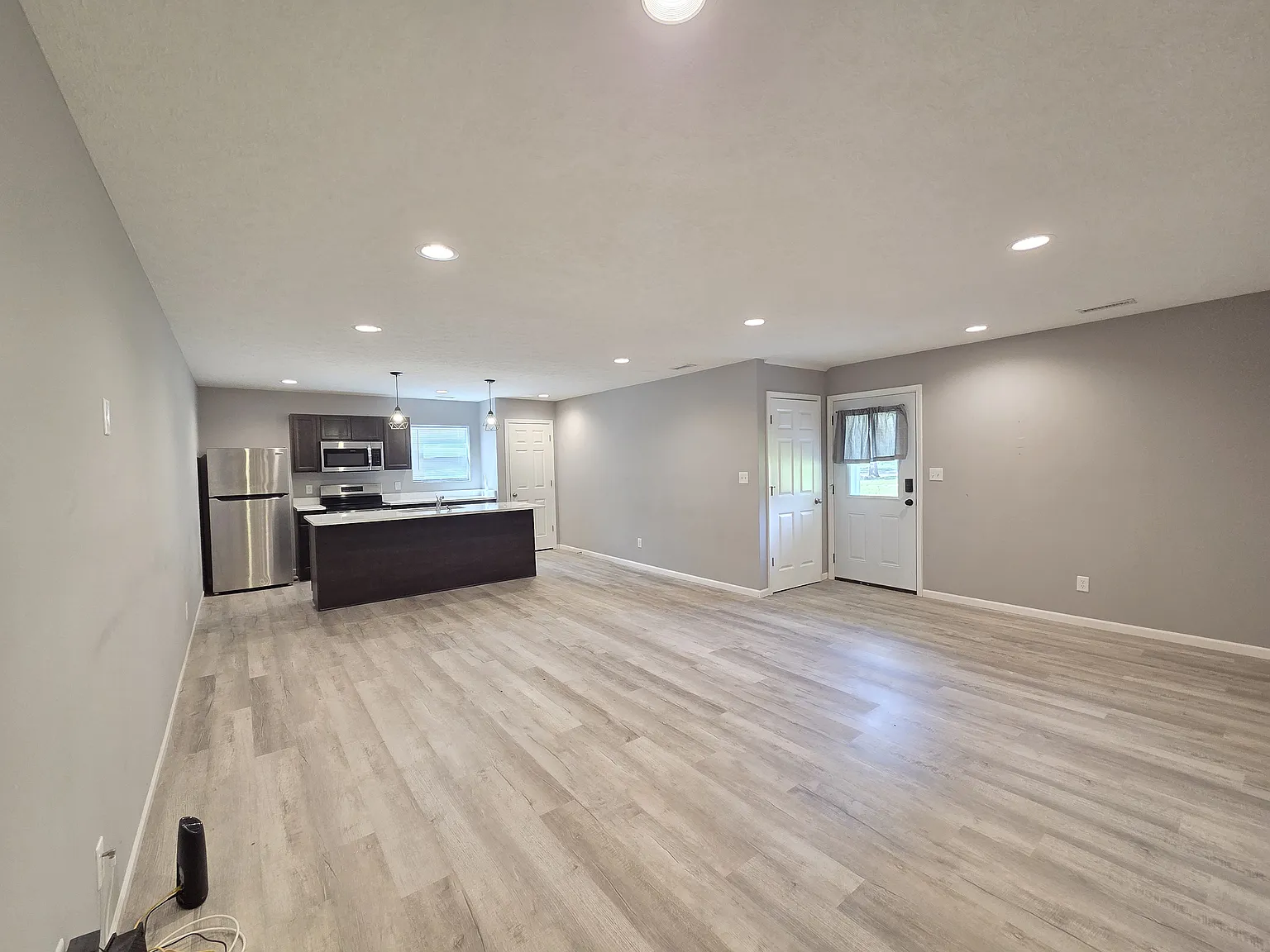 716 S Center St — Photo 4