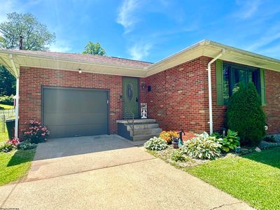 316 Hickory Ln, Weston, WV, 26452