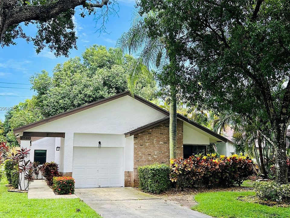1st image of 2560 Calamondin Cir