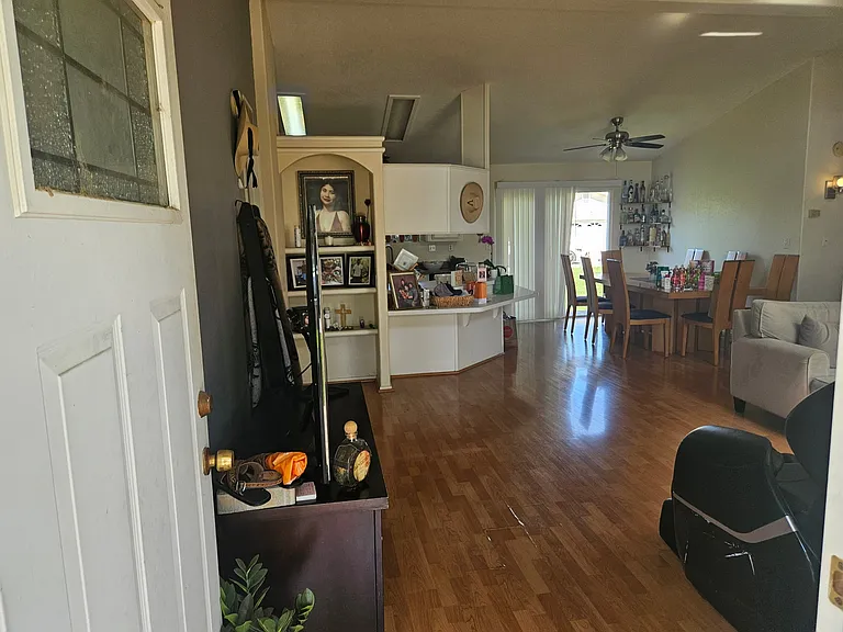 788 Poindexter Ave — Photo 10