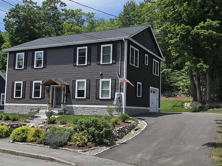 19 Water St — Photo 3