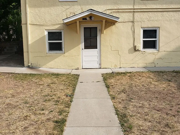 Garden level 2 br near School of Mines | Mountain views | walking distance to downtown Golden — Photo 2
