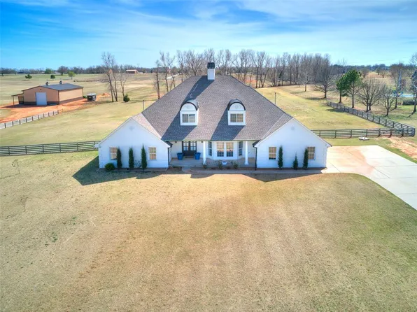 12724 N Torre Pines Ln, Yukon, OK 73099