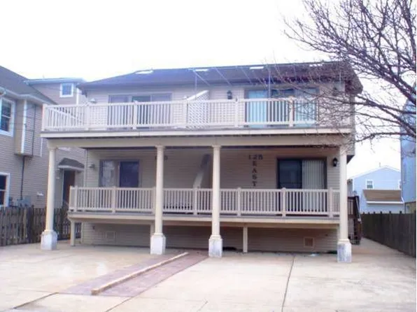 125 67th St #E, Sea Isle City, NJ 08243