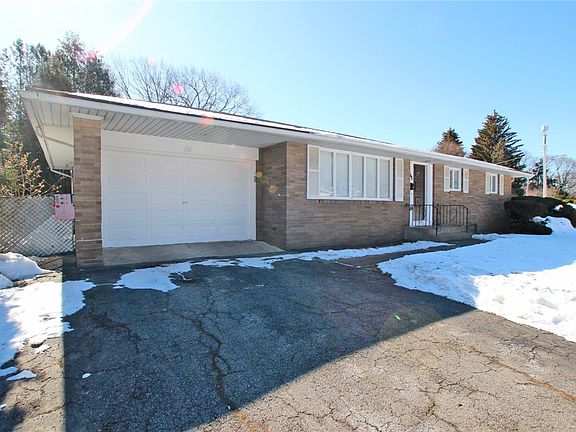 3rd image of 48 Skycrest Dr