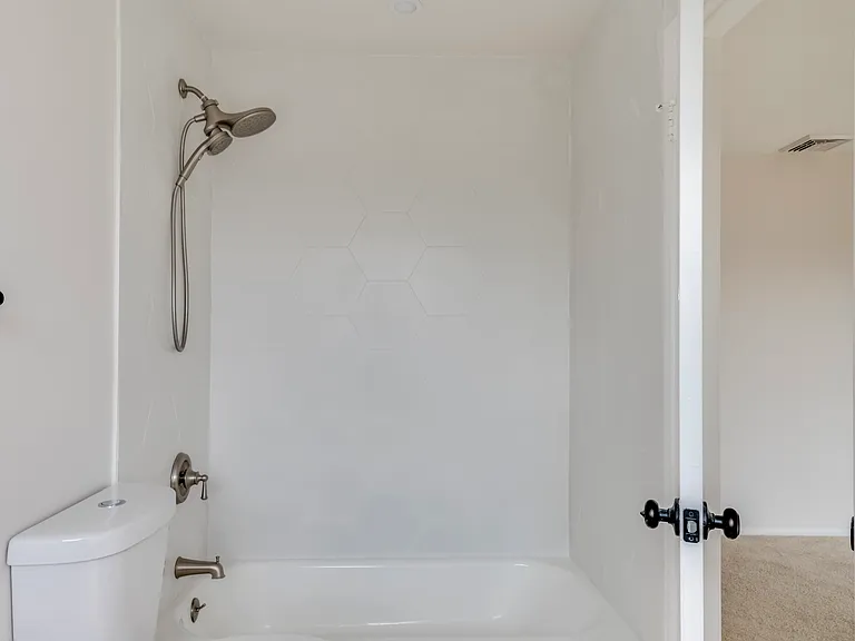 582 Arizona St — Photo 3