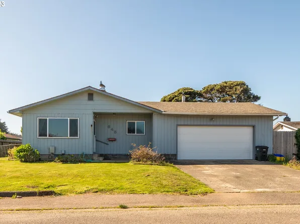 845 12th St SW, Bandon, OR 97411