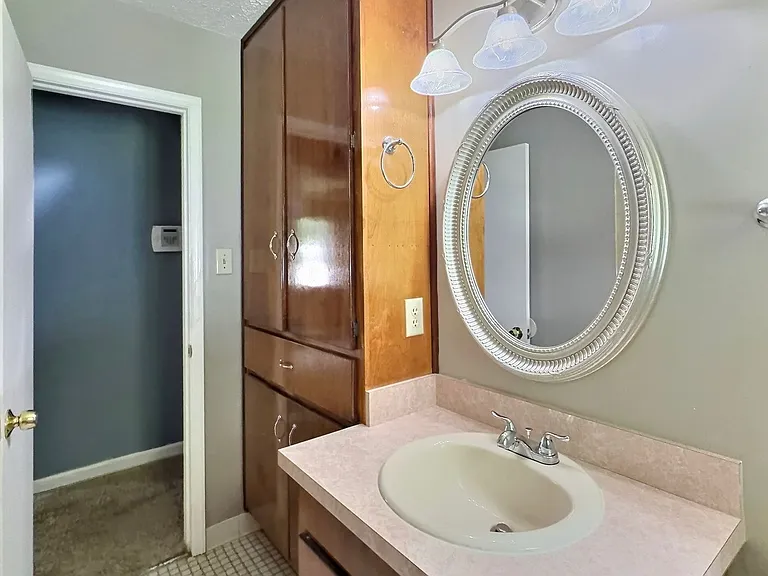 168 Grovewood Ct — Photo 9