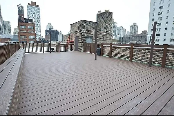 Rented by Sotheby's International Realty | media 18