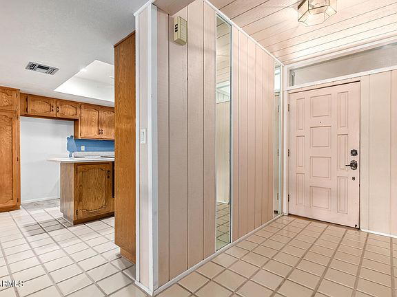 5th image of 2421 E Hale St
