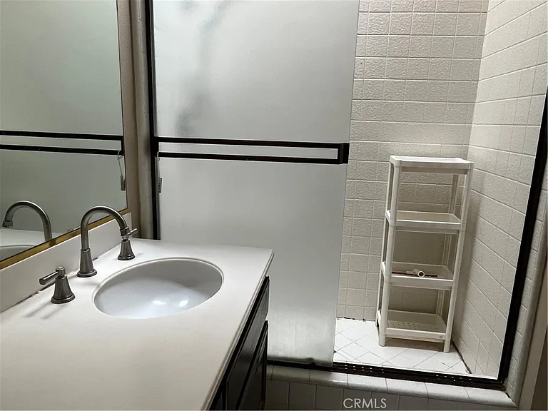51 Wellesley #51 — Photo 9