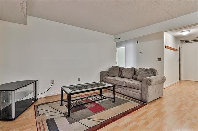 1st image of 5 Blackstone Dr APT 5