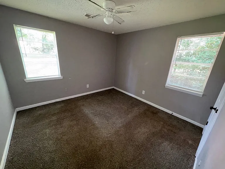 344 Flynn Rd — Photo 2