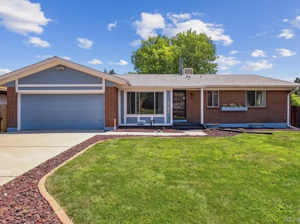 2082 S Yank Way, Lakewood, CO 80228