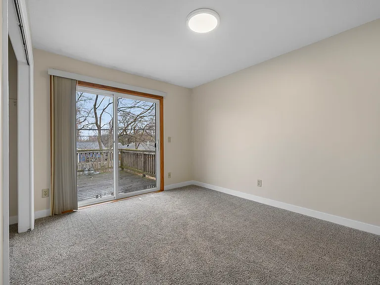 2221 82nd St W — Photo 33