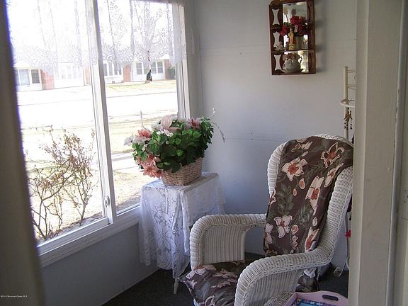 3rd image of 297B Dorchester Dr #297B