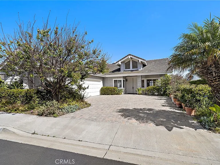 34042 Cambridge Rd — Photo 3