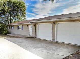 2440 Roberts Ridge Rd, Moundsville, WV 26041