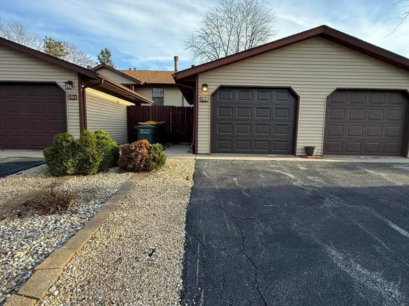 2302 Yorktowne Dr, Valparaiso, IN 46383