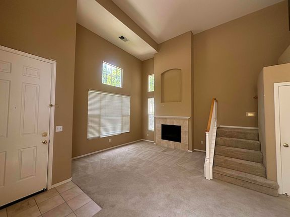 2nd image of 406 Knollcrest Ave