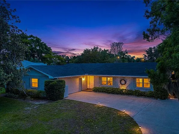 281 Paradise Island Dr, Haines City, FL 33844