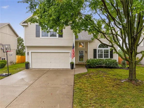 16240 S Curtis St, Olathe, KS 66062