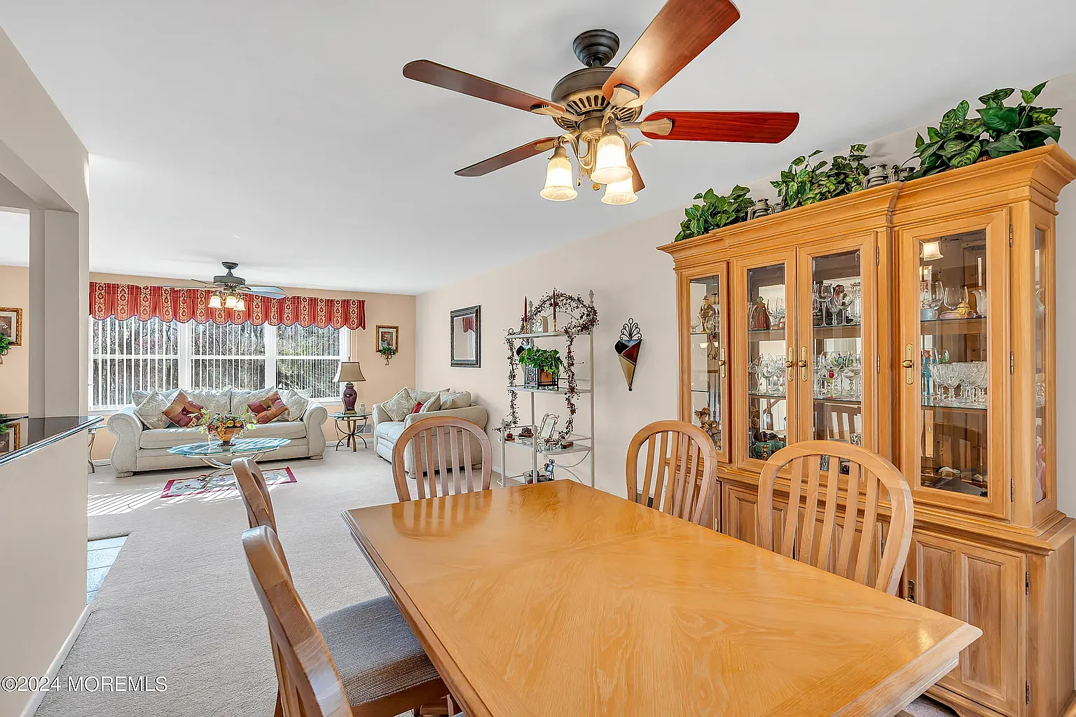 4 bed, 2084 sqft, $3,900 — Photo 3