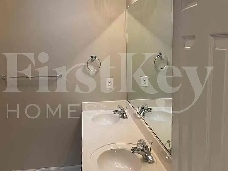110 Longbridge Dr — Photo 14