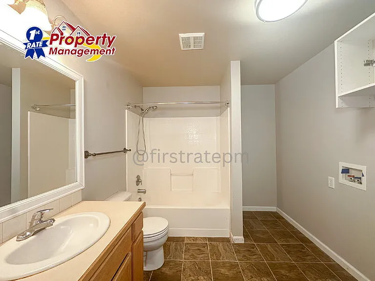 10154 W Garverdale Ln #201 — Photo 12